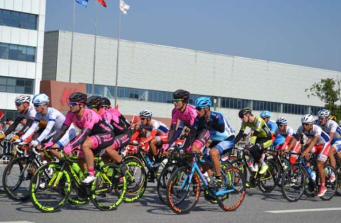 Hengli Machine Tool Congratulates on China Yancheng Coastal Wetland International Road Cycling Competition in Yandu 1 Henry-Machine 1